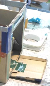 手作りクレーンゲームの出口を作る